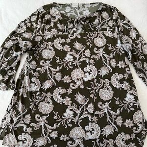 Chicos 3 Sz XL Blouse Womens Green Floral Triangle Keyhole Neck CH1